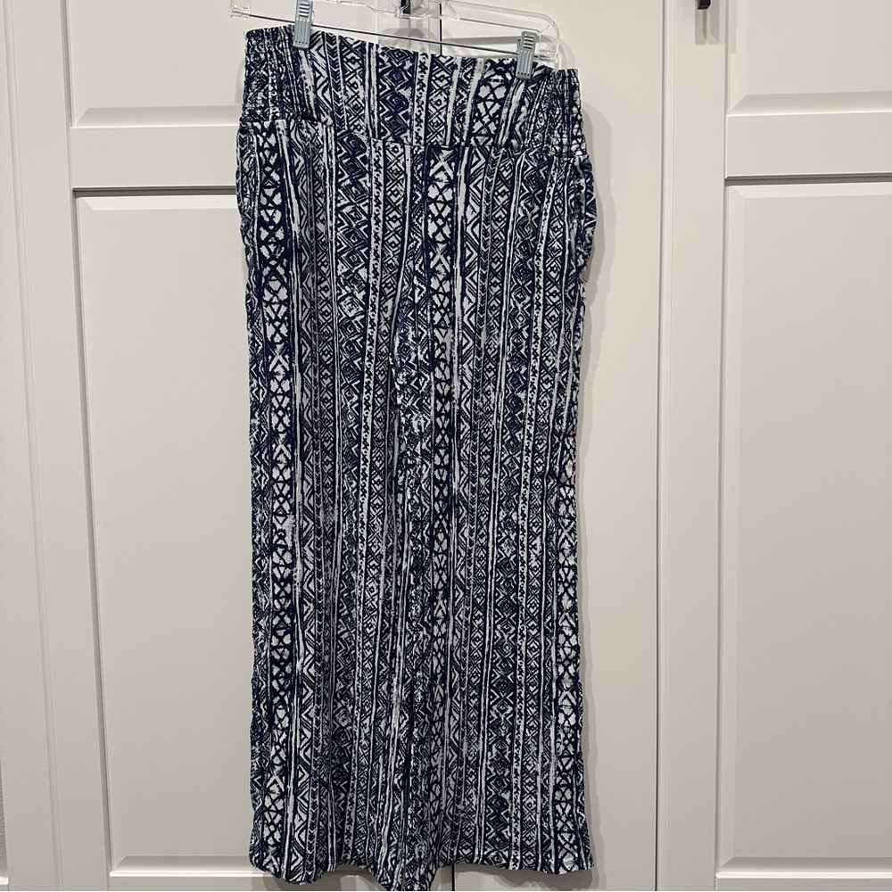 Three Dots Boho artsy Navy and White Pants,small, pockets, lightweight,wide leg